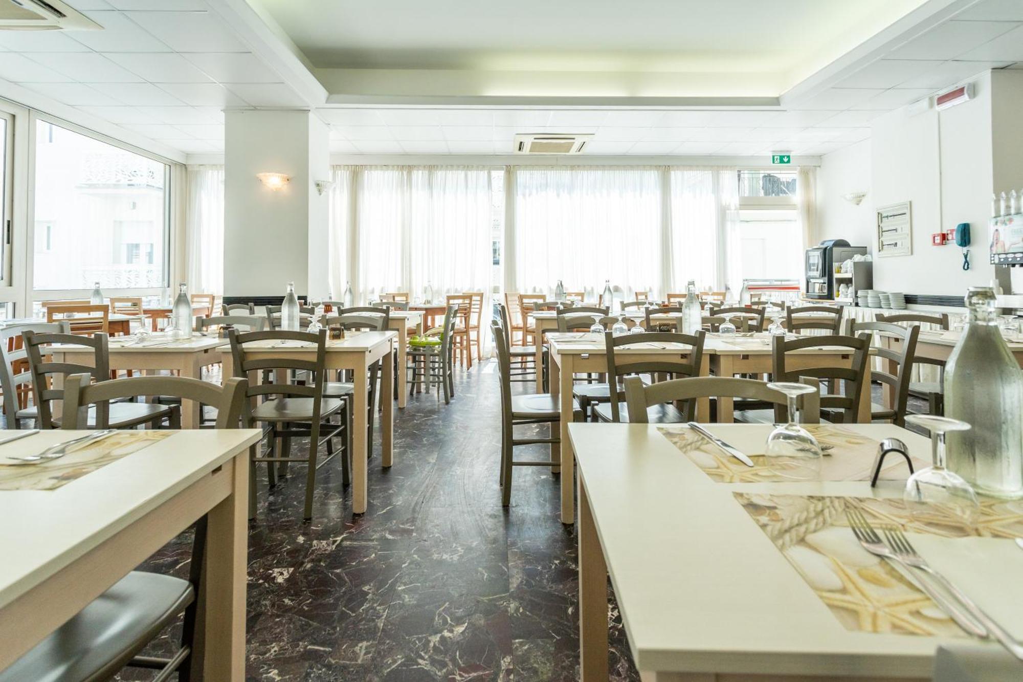 Hotel Aiglon Rimini Zewnętrze zdjęcie